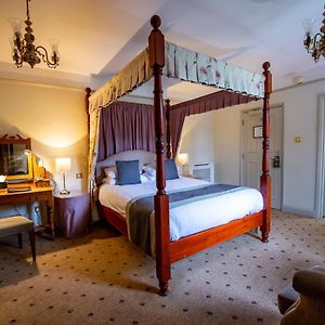 Kamer met een King Size Bed